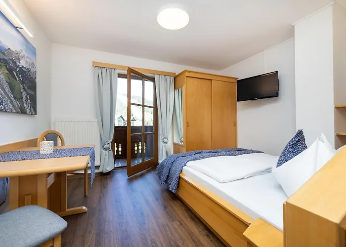 Michis 3* فلاخاو